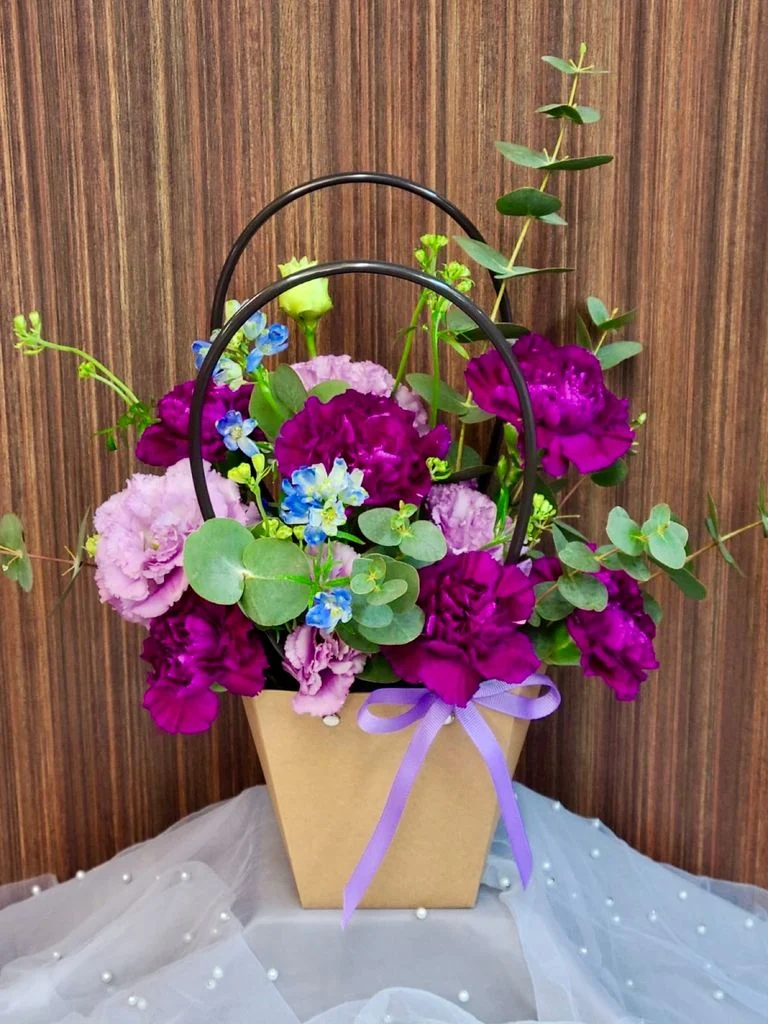 W -Carnation flower box