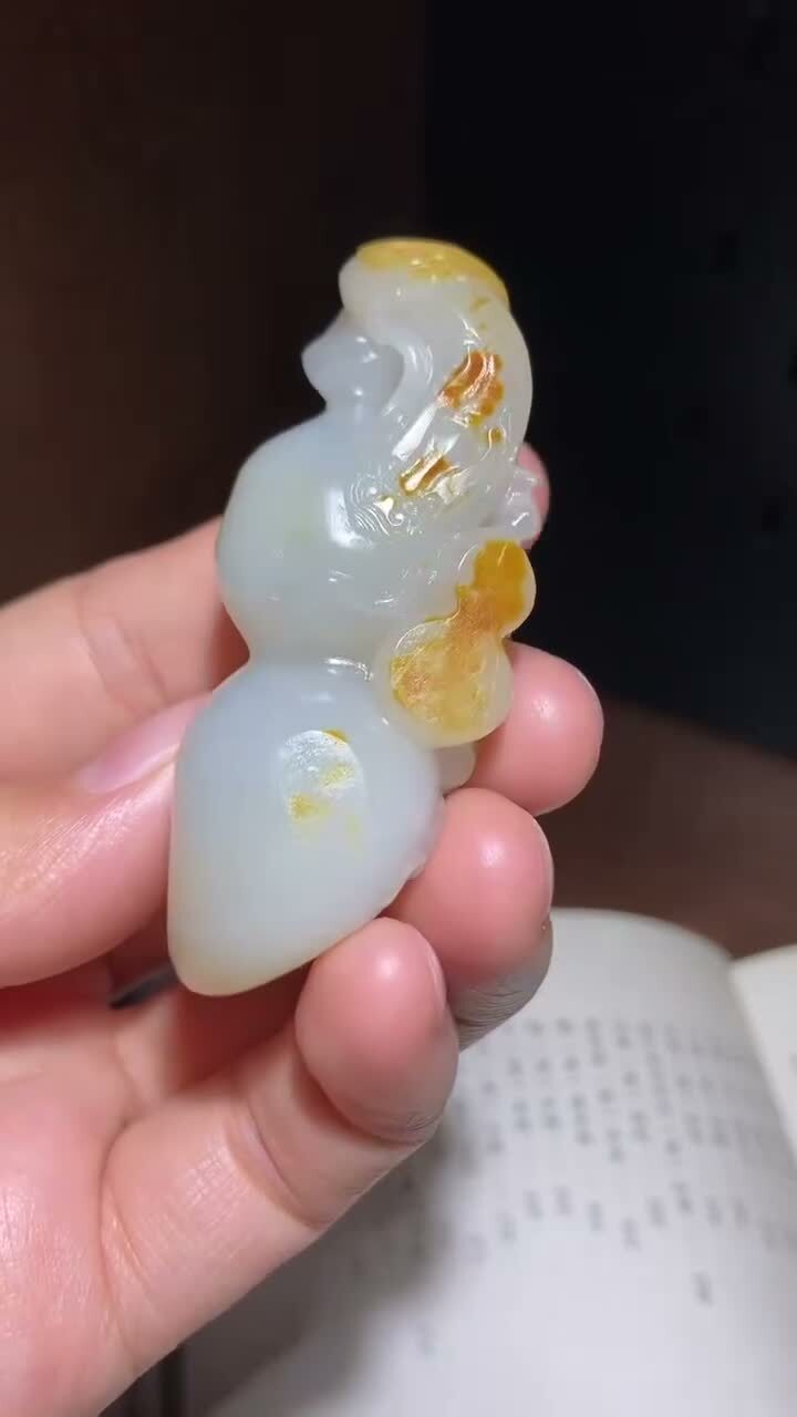 414739 和田玉籽料葫蘆龍頭掛件