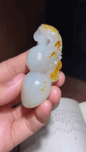 414739 和田玉籽料葫蘆龍頭掛件