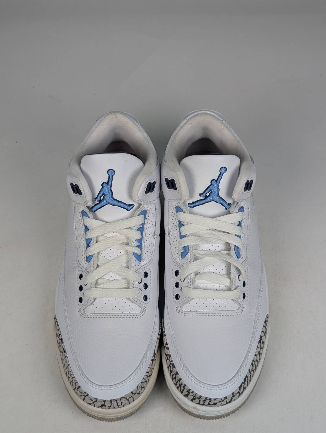 微瑕疵-左右腳中底鞋底泛黃左腳鞋頭內側破皮 CT8532-104 M8 Air Jordan 3 “UNC 北卡