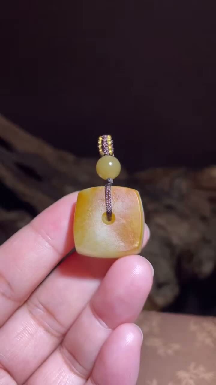 414742 和田玉紅油沁皮籽料平安扣