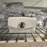 [S] KARL LAGERFELD WINTER WHITE/SILVER L6AEB8EN-W2V CHANTAYE KARL HEAD CROSSBODY, 198913615395 (SKL1650)