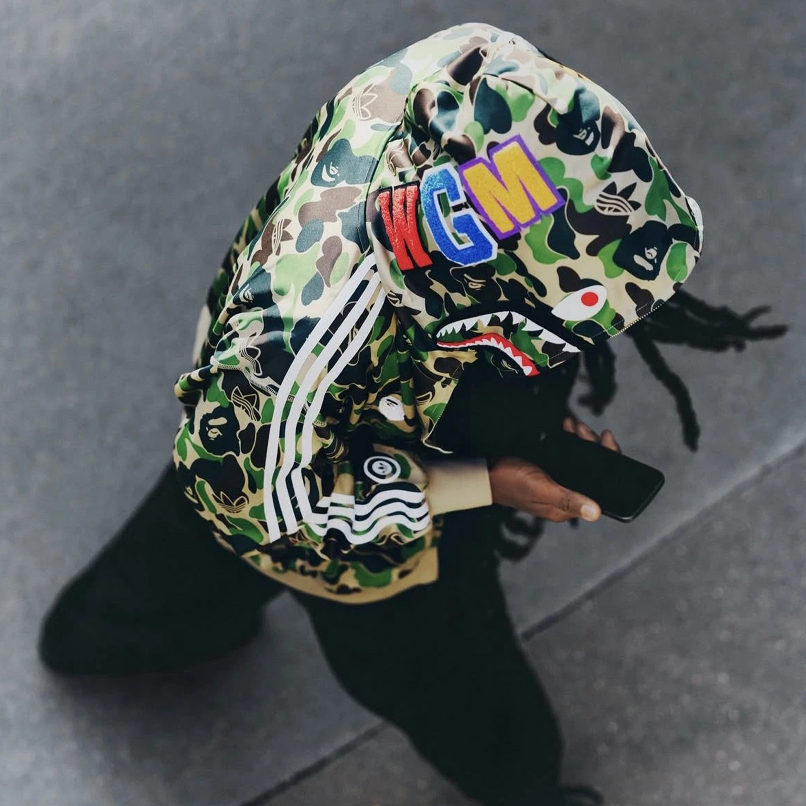 BAPE x Adidas 聯名 SHARK TRACK HOODIE 迷彩 鯊魚 三線 刺繡 猿人頭 拉鍊 連帽外套 張柏芝同款 運動外套 KF4916