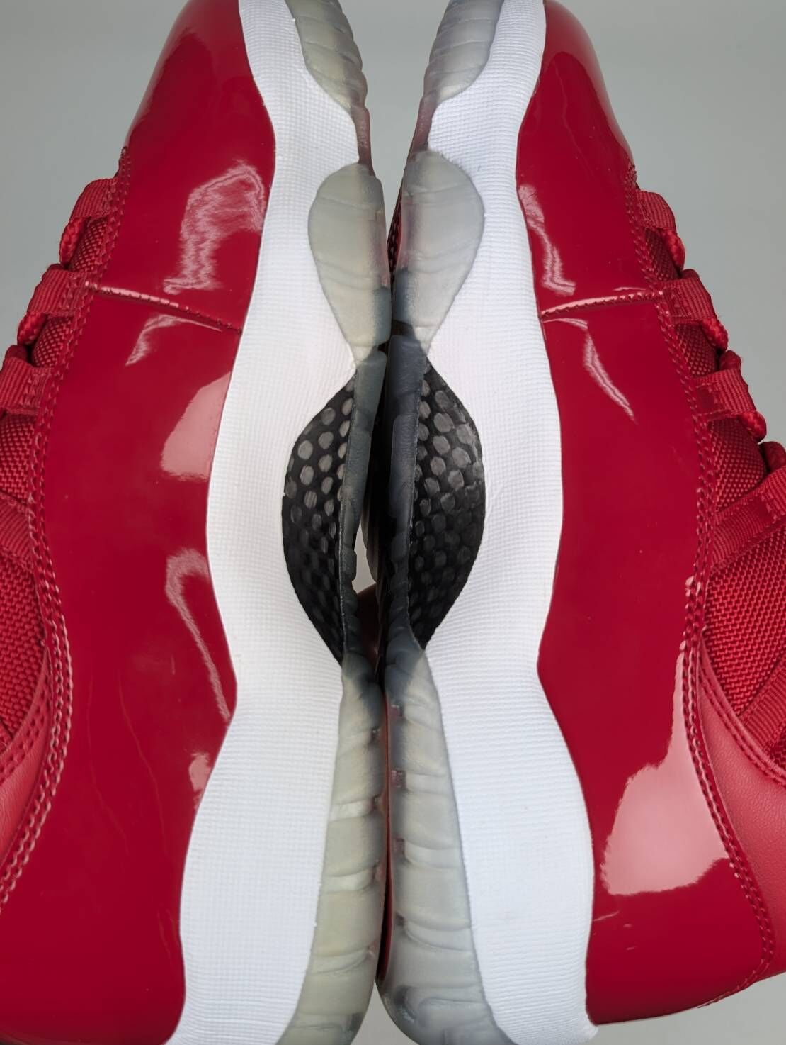 微瑕疵-左腳中底鞋底泛黃 378037-623 M8.5 AIR JORDAN 11 RETRO " Win Like 96 " 聖誕紅 男鞋