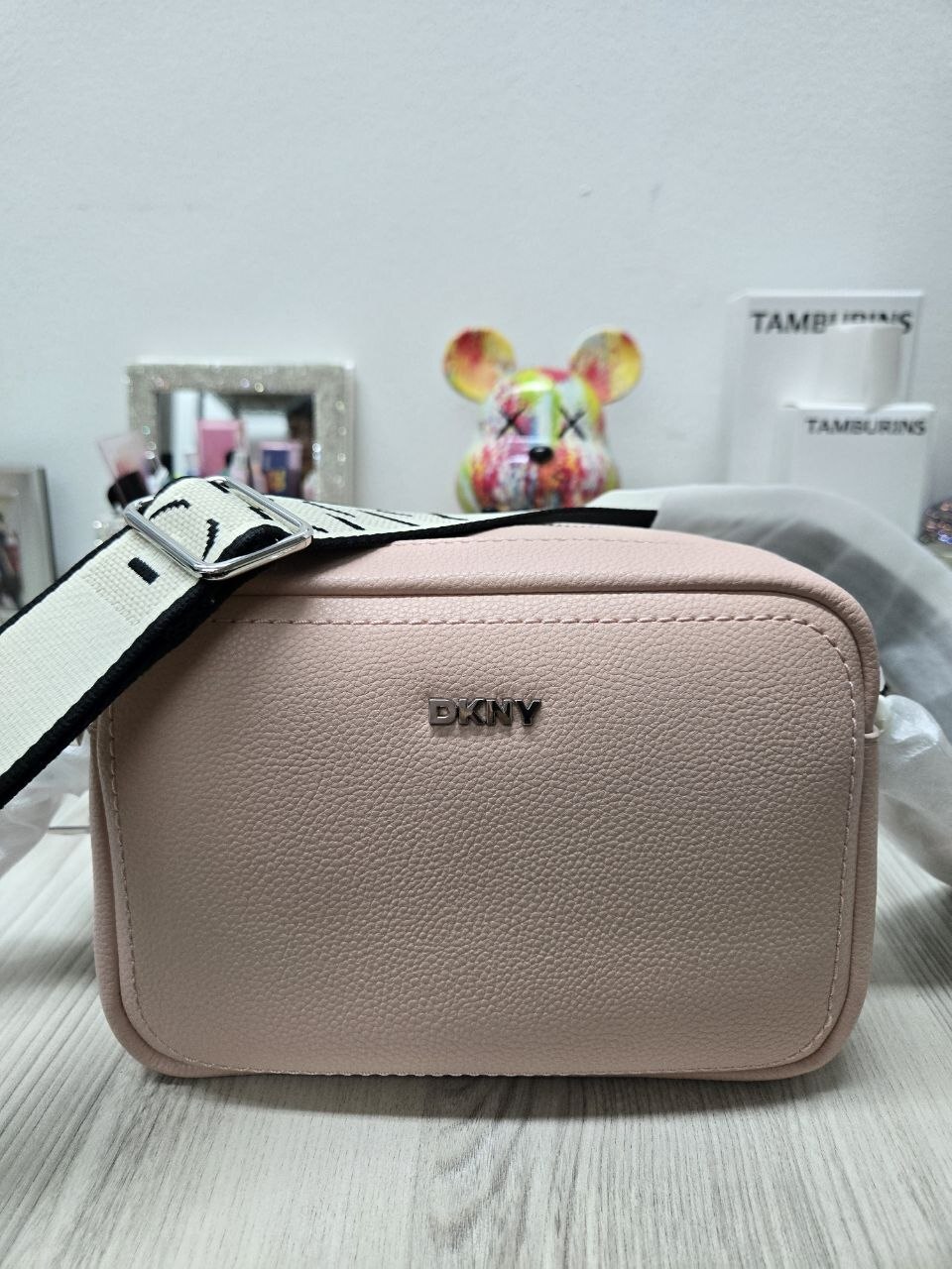 [S] DKNY BLUSH R61EZO35-P8U NESSA CAMERA BAG, 700948720168 (SD1887)