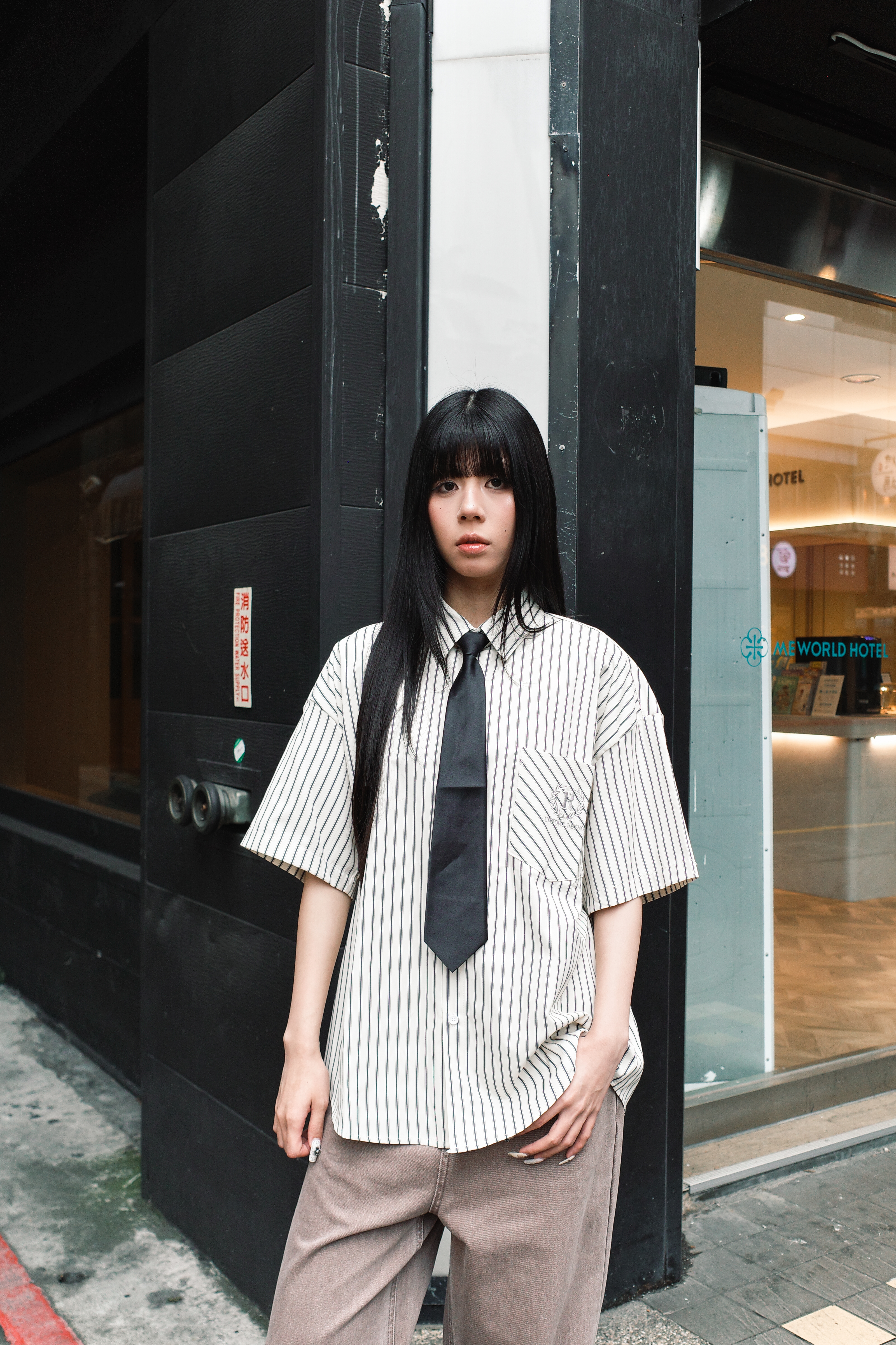 『Always_Good』附領帶 直條紋 刺繡 短袖 襯衫