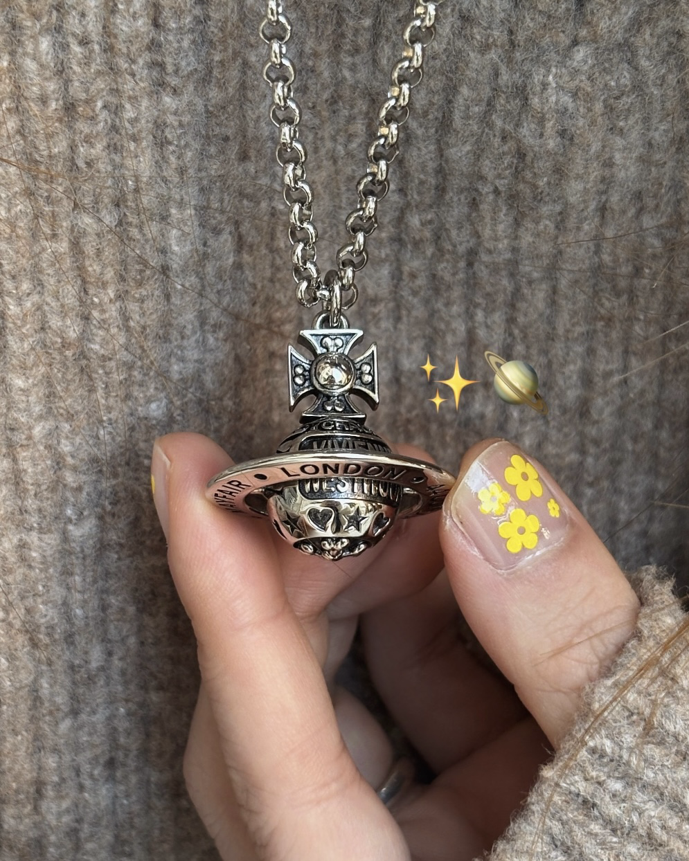 Vivienne Westwood Victorine Pendant Necklace 吊墜 項鍊 復古 工業風 長鏈 銀色 土星 西太后 薇薇安