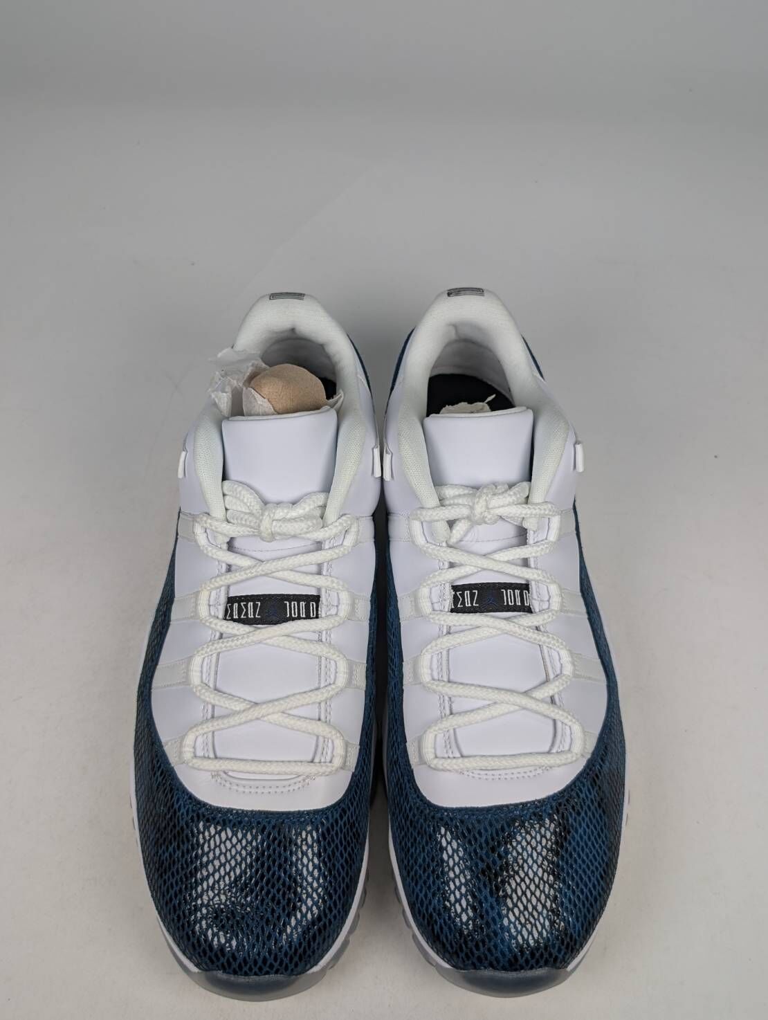 微瑕疵-左腳右腳鞋底內外側泛黃 CD6846-102 M13 Air Jordan 11 Low Retro Blue Snakeskin 藍蛇紋