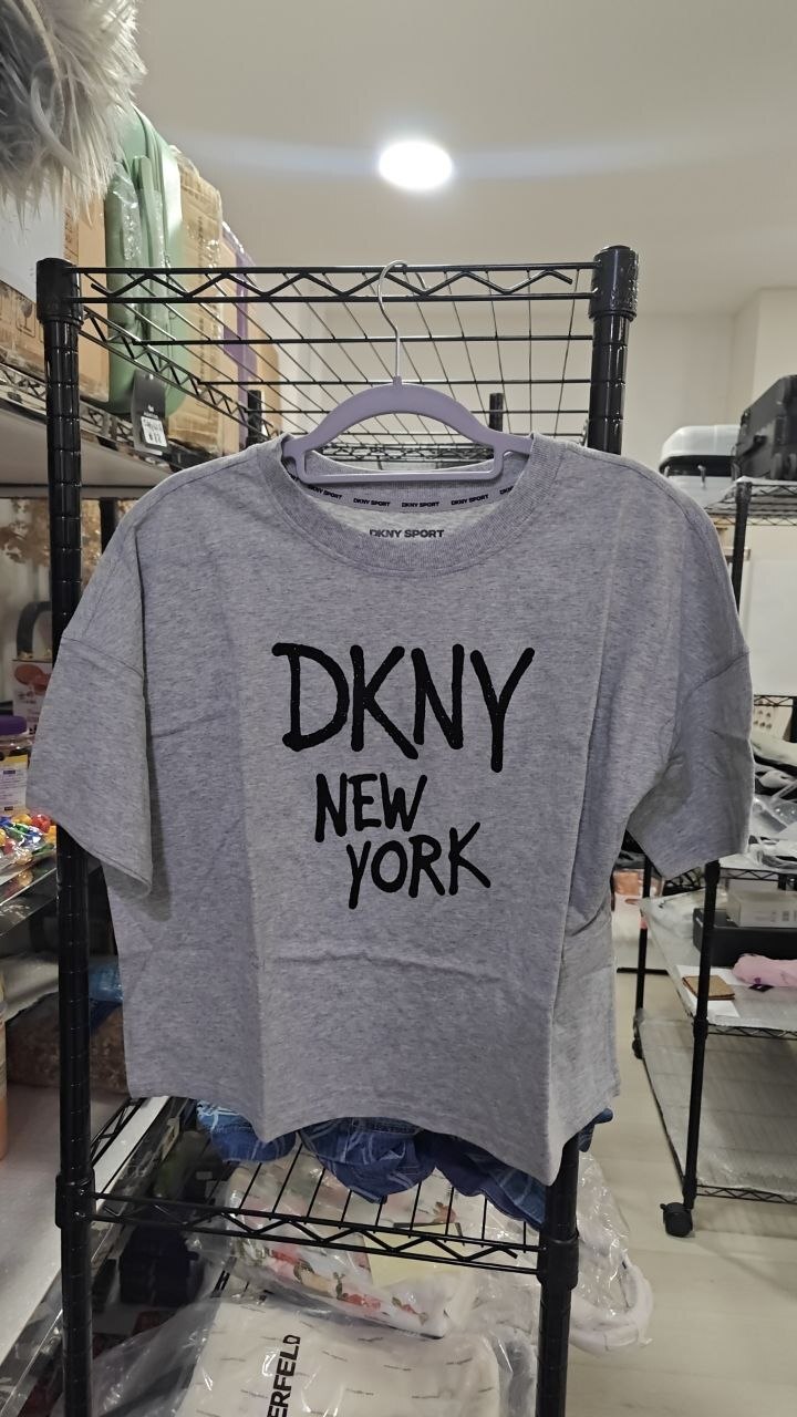 [UPO] DKNY PRL HGR/BLK WOMEN'S RHINESTONE GRAFFITI LOGO T-SHIRT, DP6T1318-PYH (POUD15)