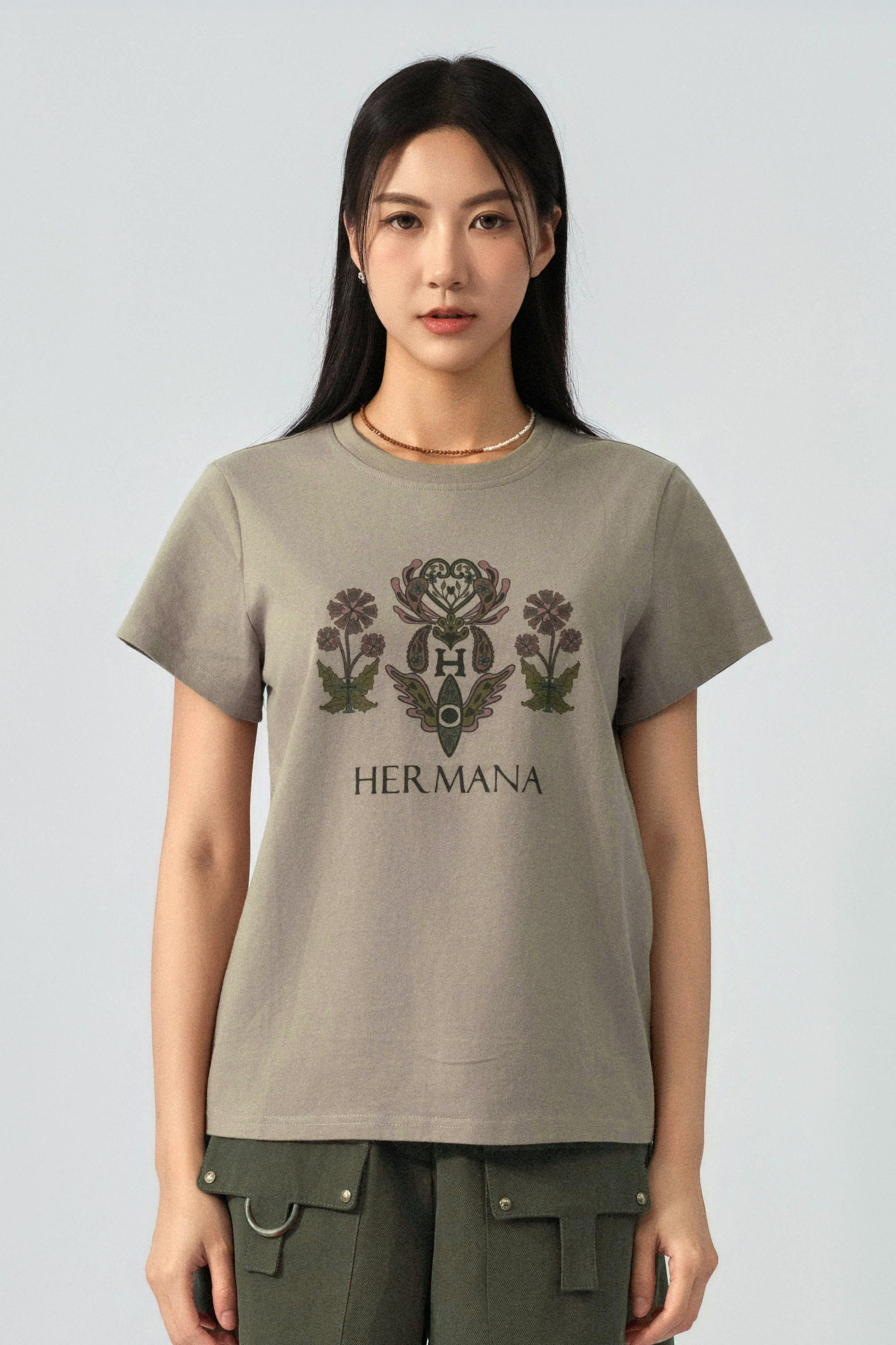 H復古花印花tee  (預購產品）