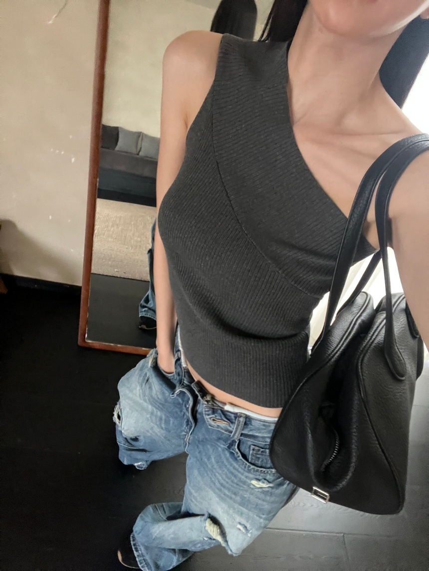 斜肩露肩針織背心*3色