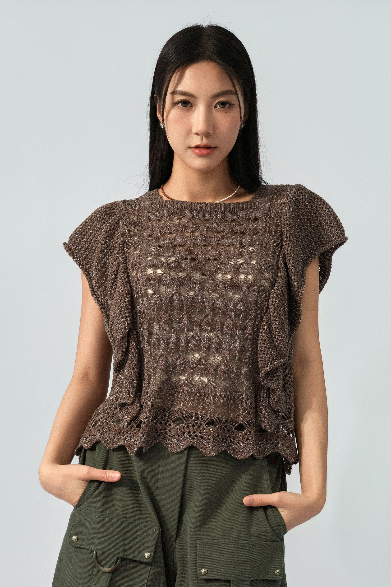 混款通花荷葉針織上衣（預購產品）