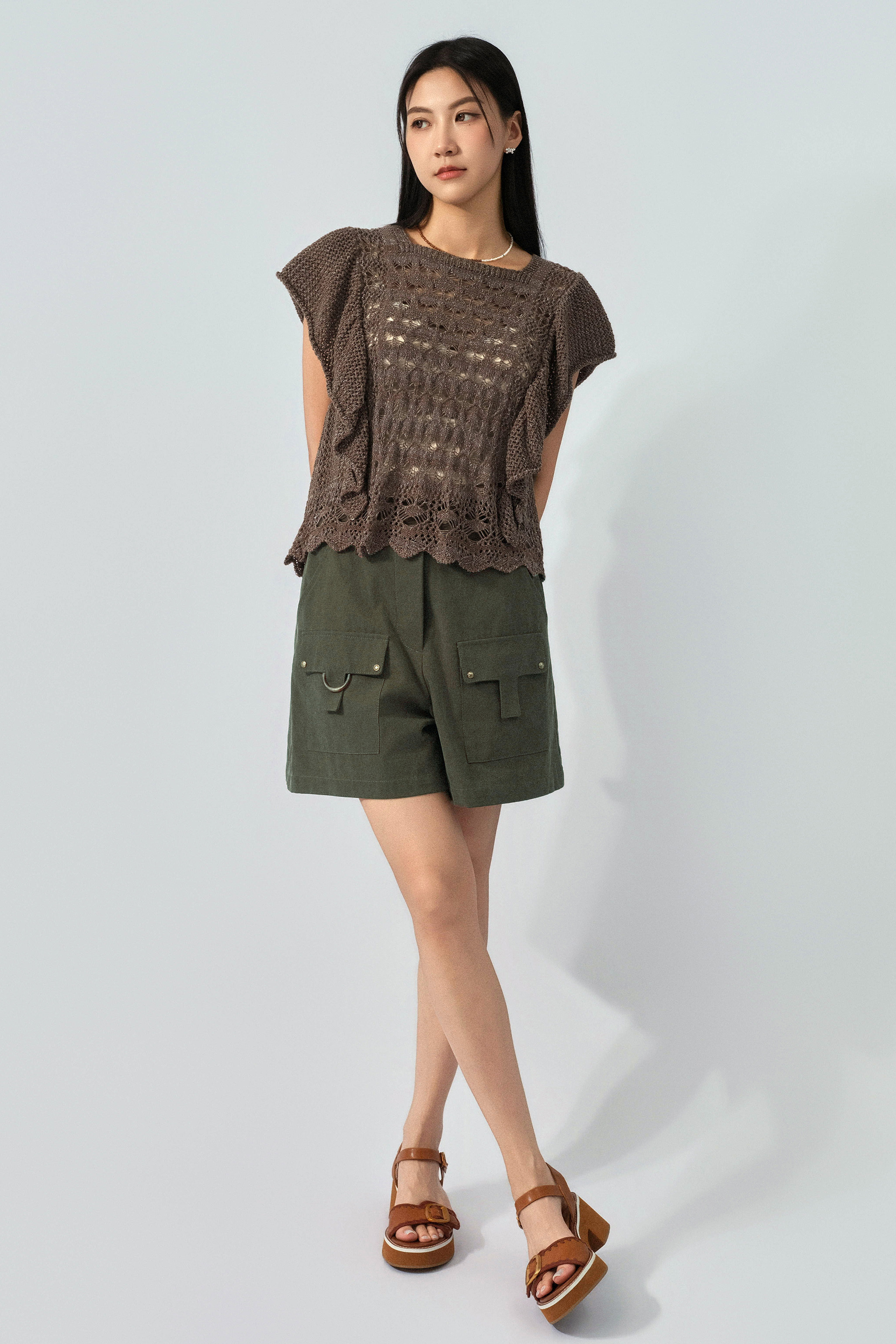 混款通花荷葉針織上衣（預購產品）