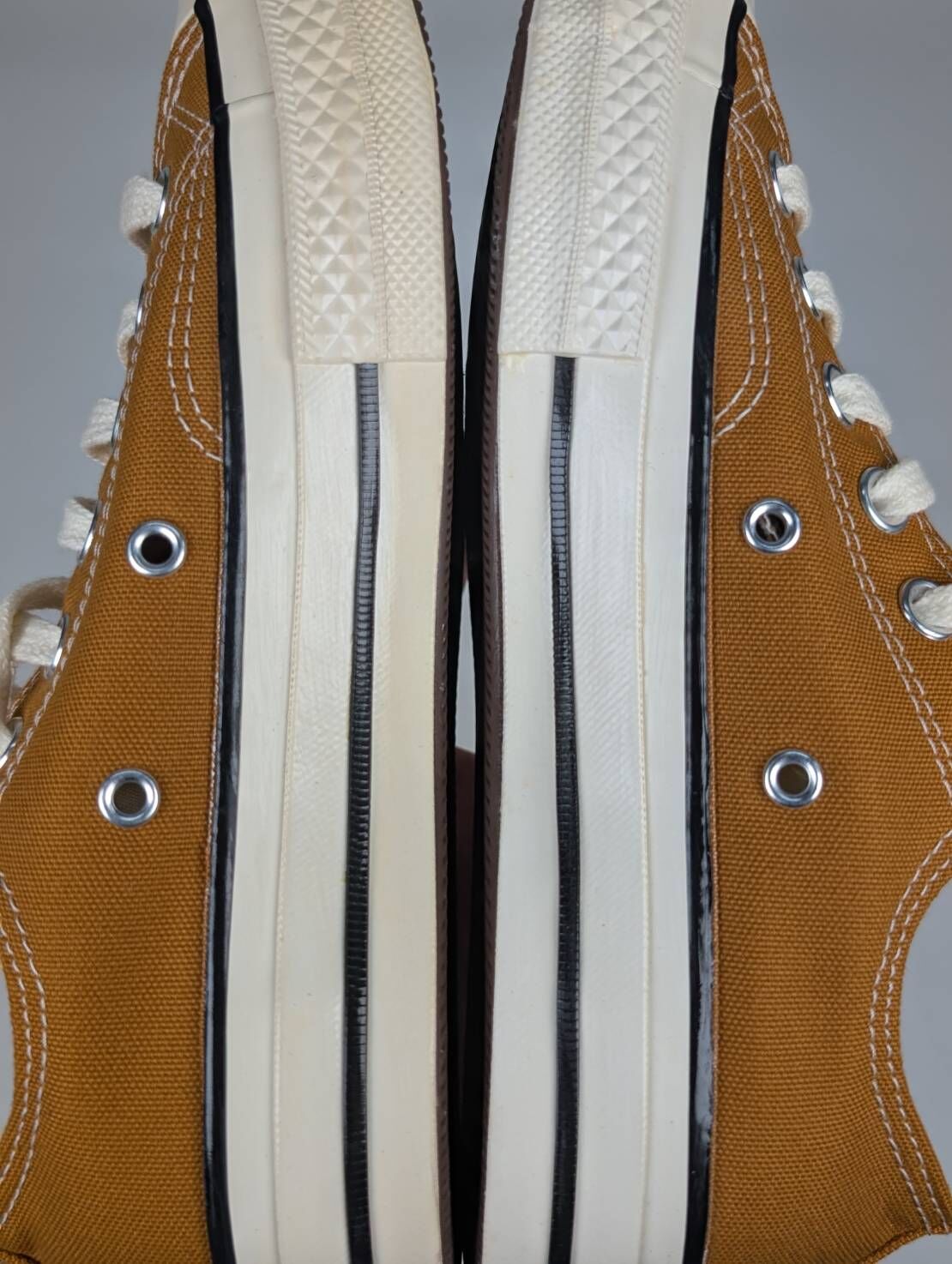 微瑕疵-左腳中底微泛黃右腳後跟微泛黃 170091C M4.5 Converse Taylor卡其