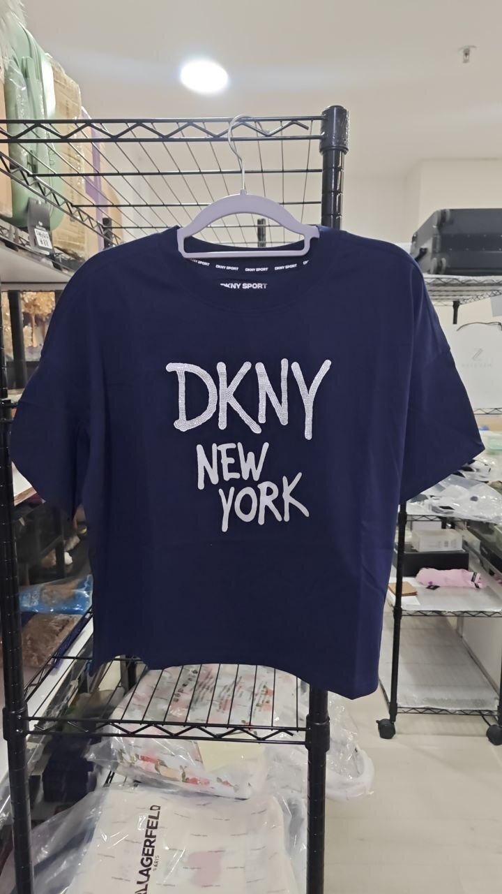[UPO] DKNY PEACOAT WHITE WOMEN'S RHINESTONE GRAFFITI LOGO T-SHIRT, DP6T1318-FJR (POUD39)