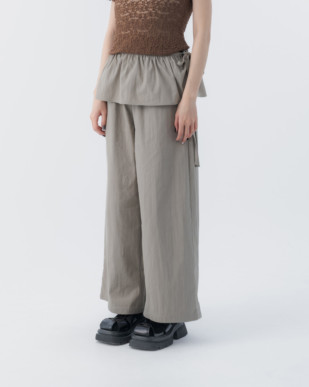 Two-piece trousers with ruffled skirt, available in three colors【04102066】in stock+pre-order