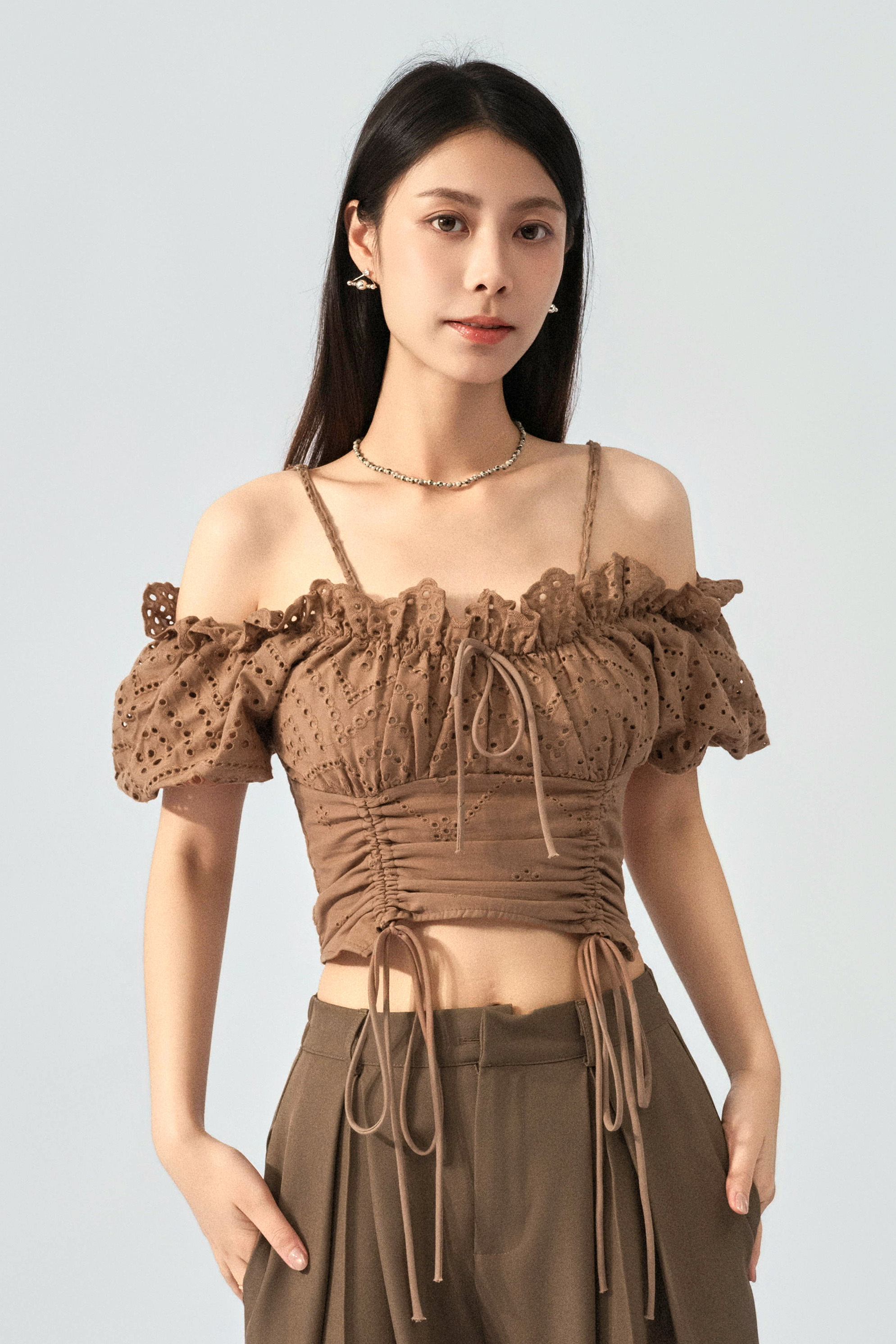 通花棉吊帶泡泡袖上衣 (預購產品）