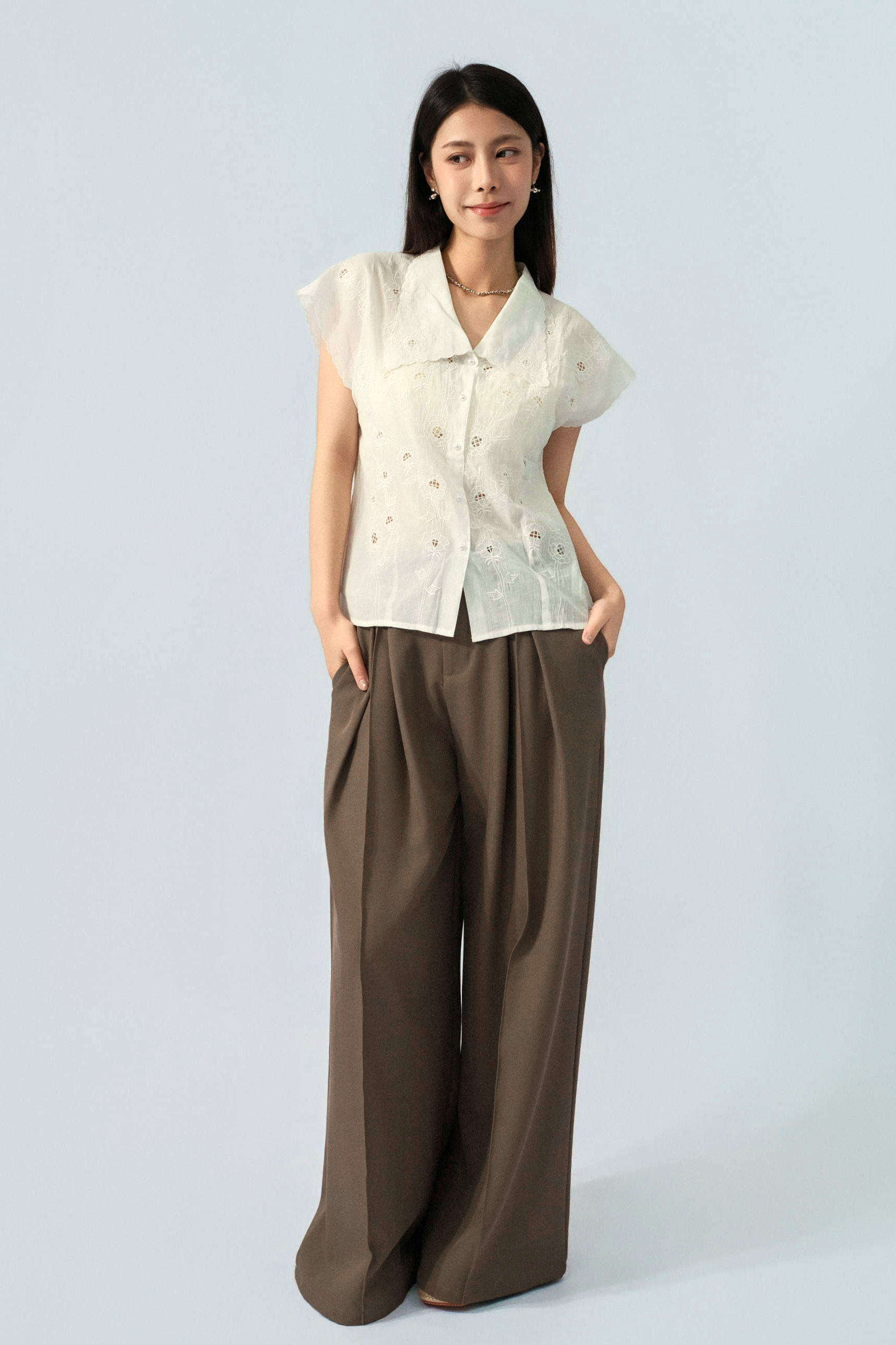 刺繡透薄棉雞翼袖恤衫 (預購產品）