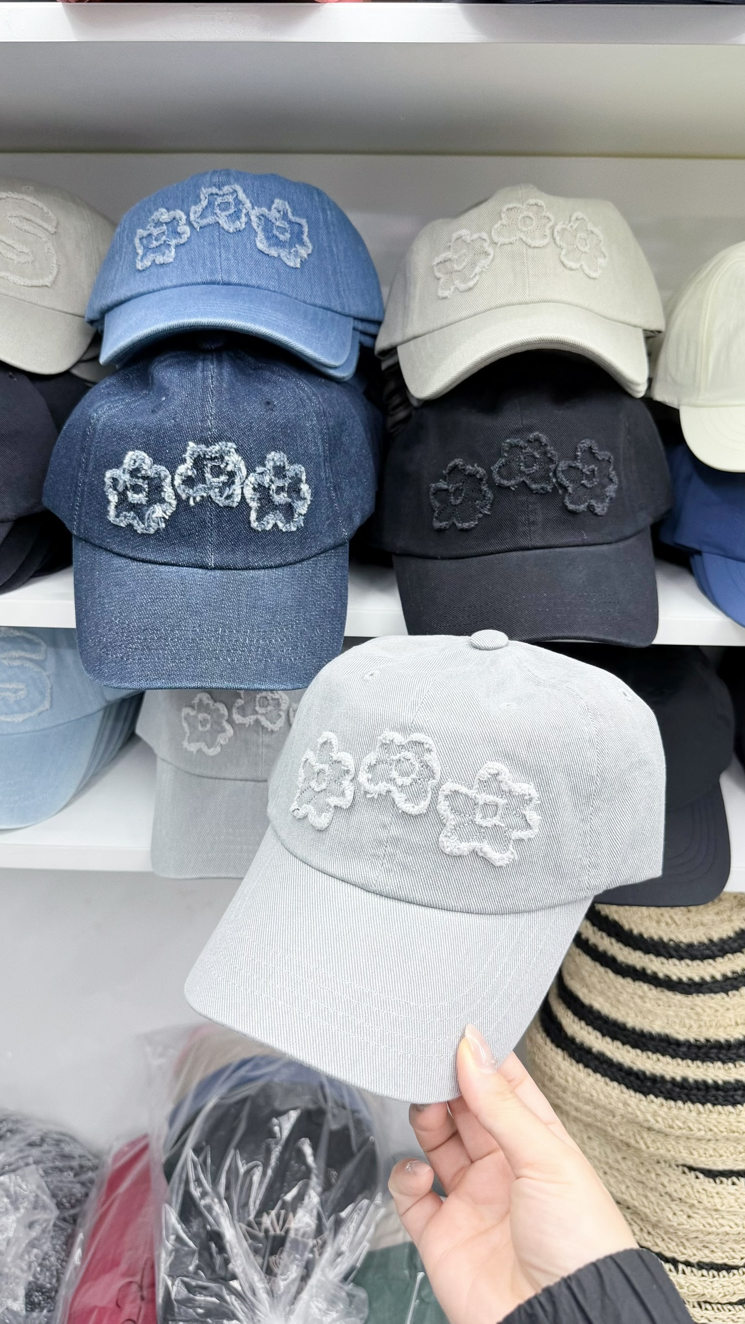 （4月韓國連線）A0220｜超級無敵可愛✿ 牛仔拼布3小花花CAP帽