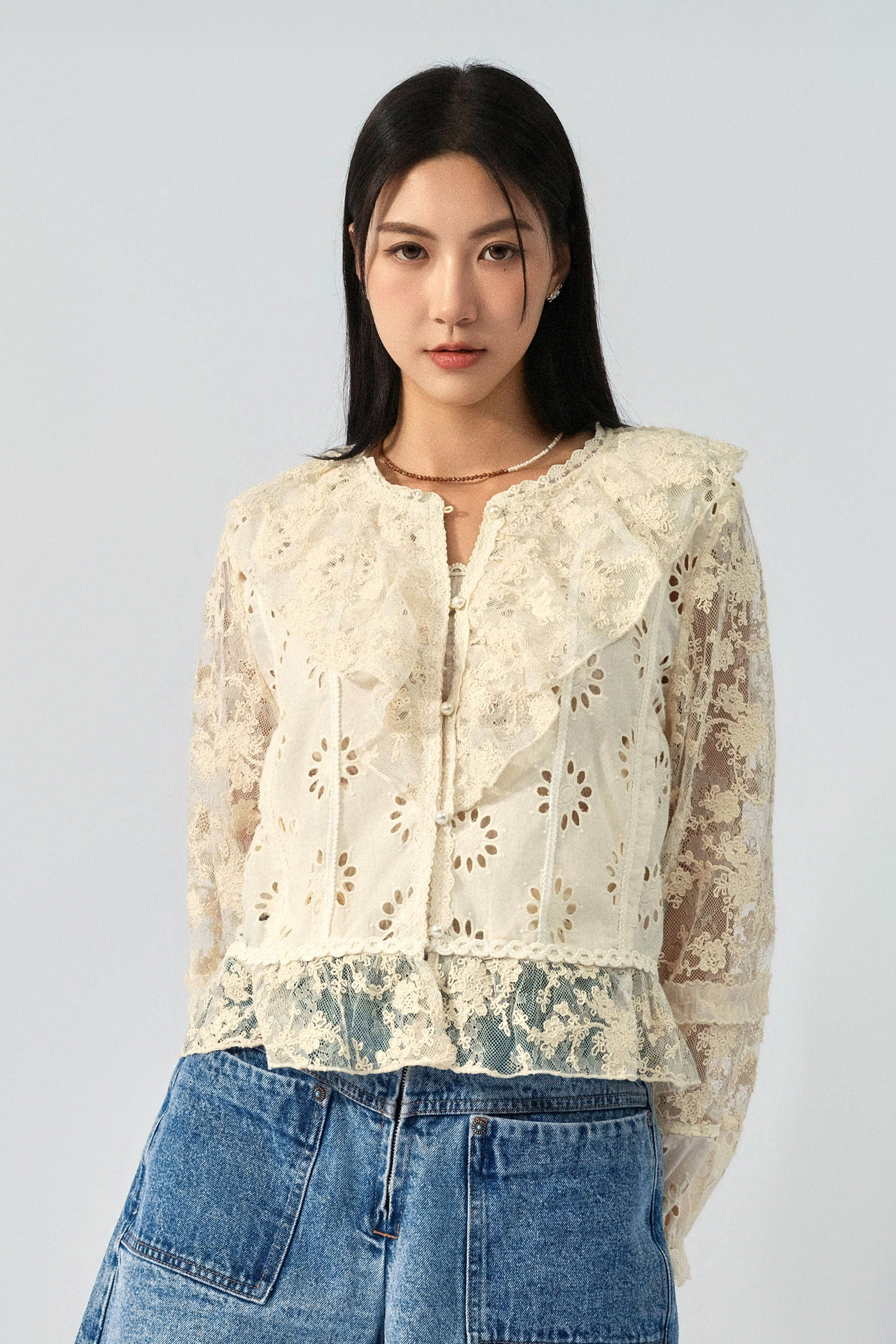 繡花網拼通花棉荷葉上衣 (預購產品）