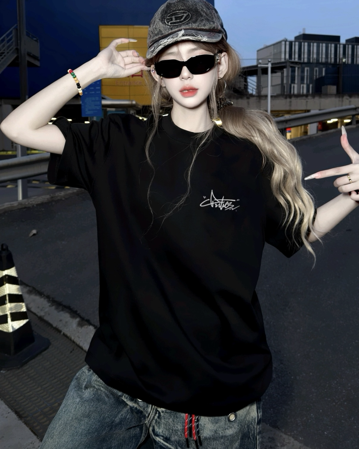 <兩件免運費>DICKIES 手寫LOGO 美式復古 刺繡 厚磅 短袖 短Tee 上衣 藏青 黑色 白色