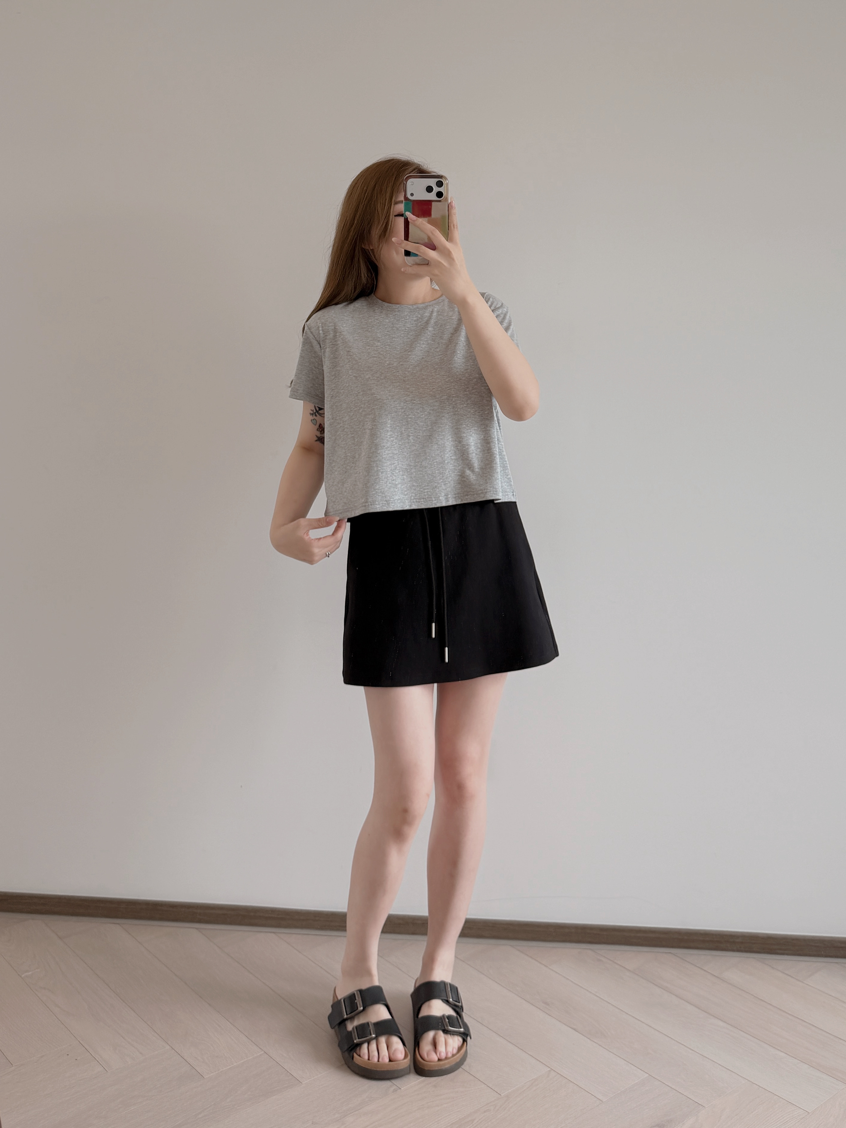 現貨 7404 微寬鬆圓領Crop Tee-灰色