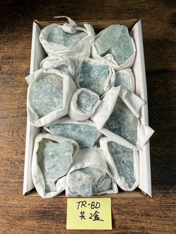 ZA580 TR-BD 海藍寶 原石 重量0.7-0.8kg