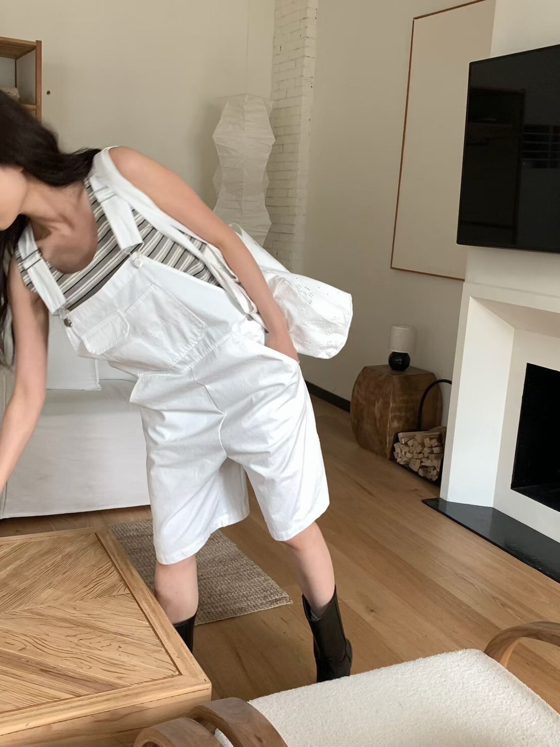 不對稱大口袋造型五分吊帶牛仔褲 / 2色