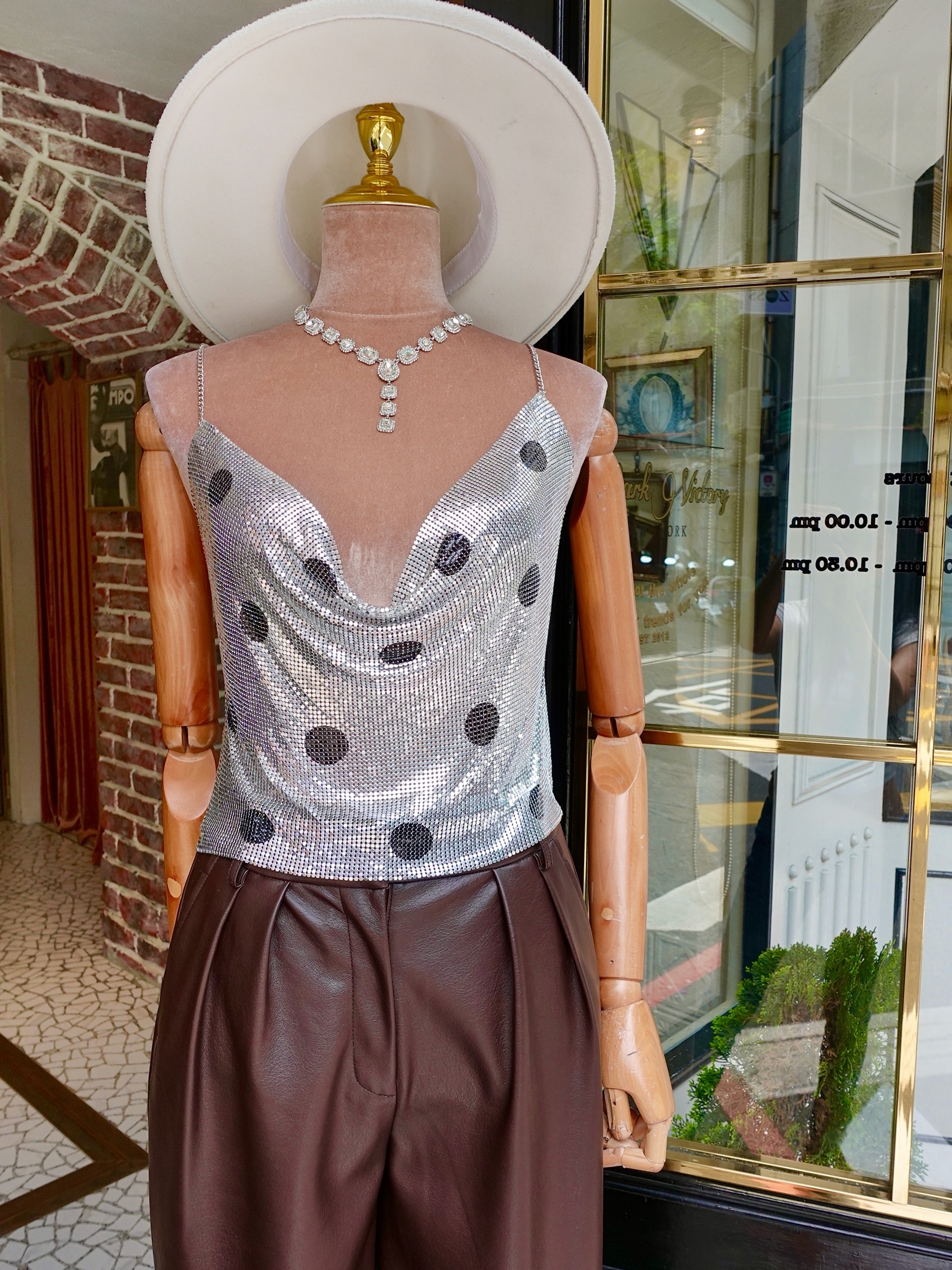 Silver Night銀色點點綱洞亮片垂領短上衣