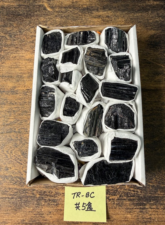 ZA575 TR-BC 黑碧璽 原石 重量0.6-0.7kg