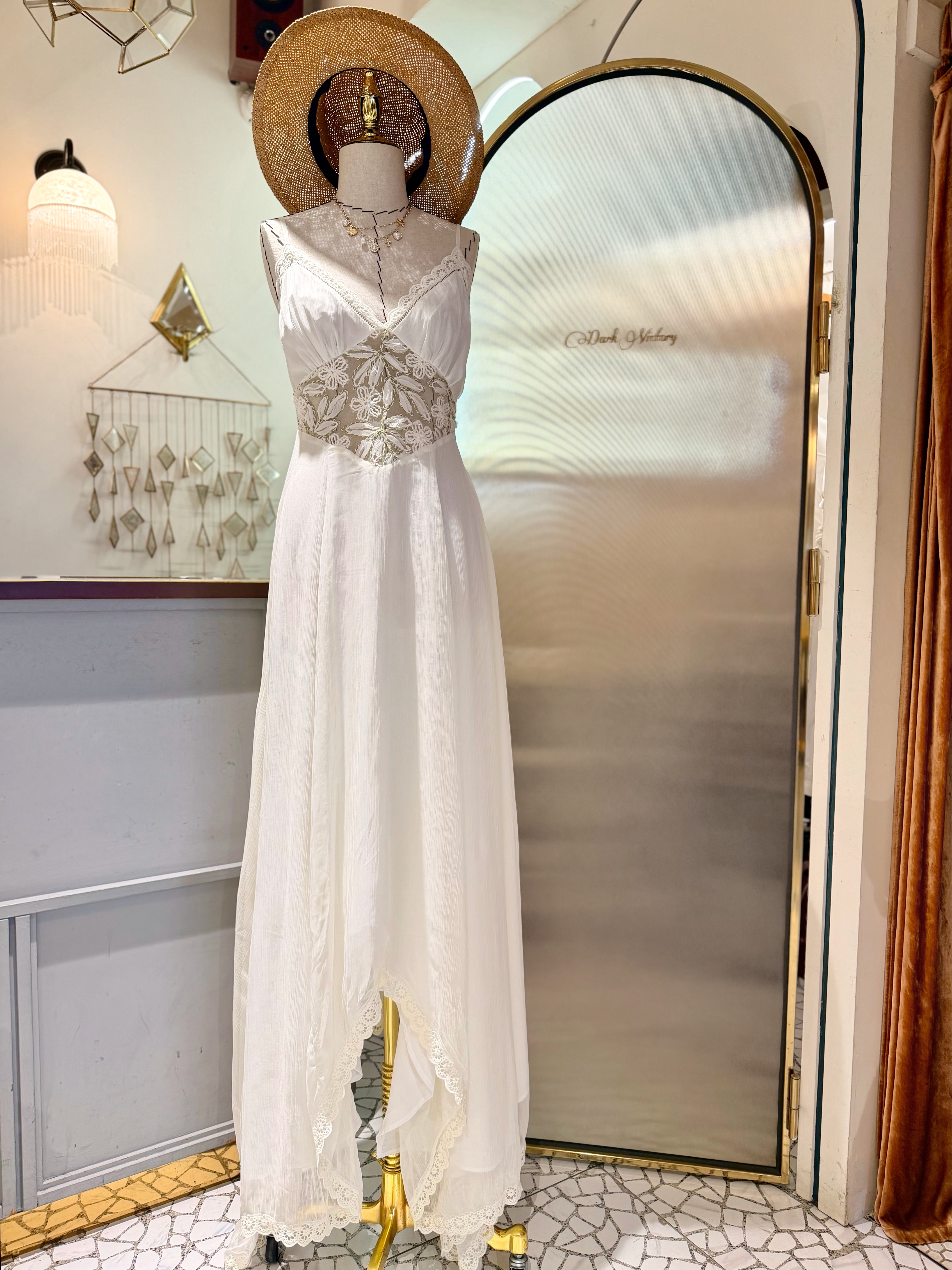 Cream White奶油白色雪紡紗蕾絲網紗刺繡亮片Dress