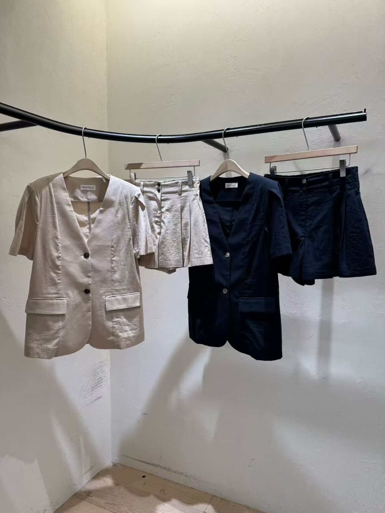 WJ6107 薄款打摺短裙褲