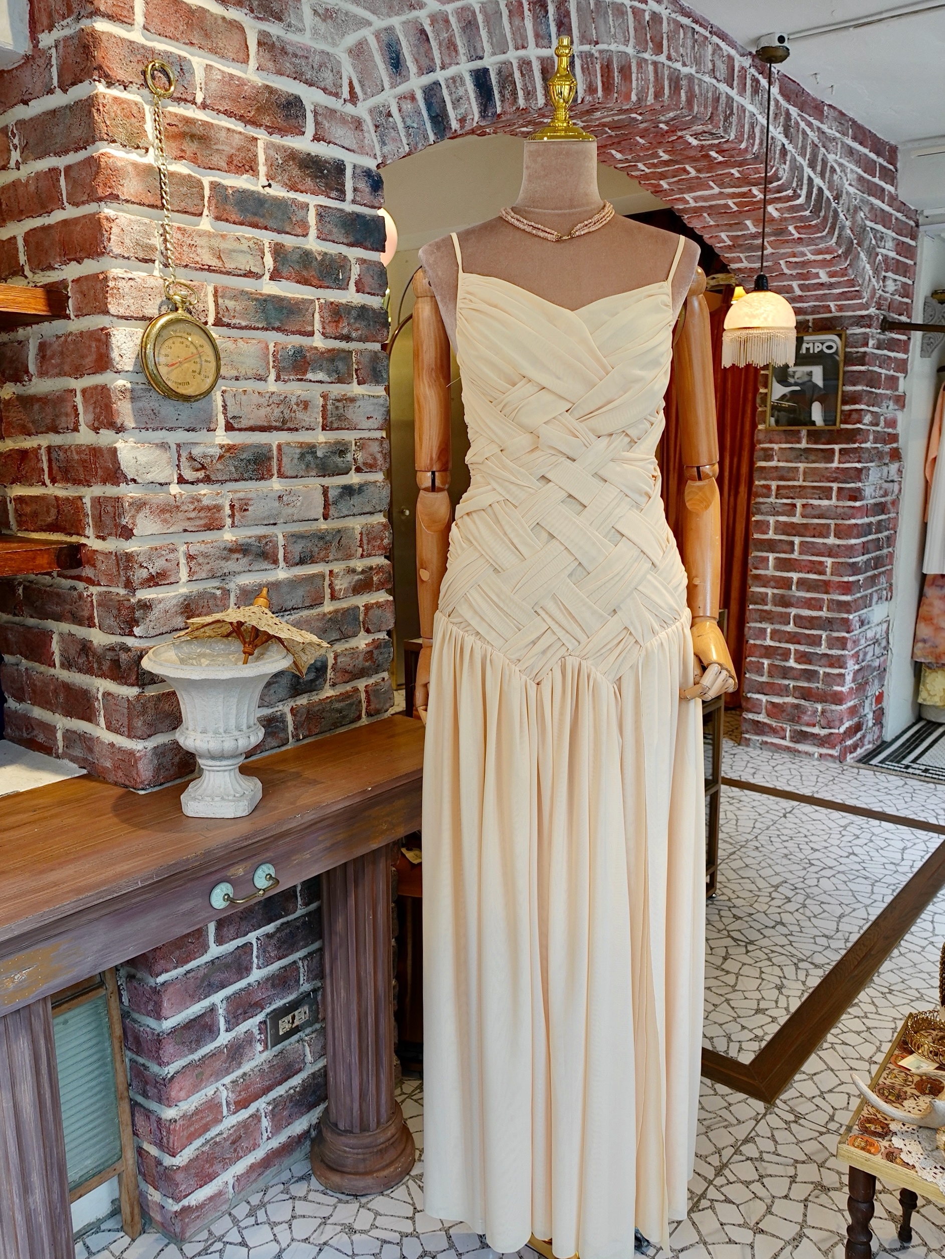 Butter Yellow奶油黃色 V領編織紋理開叉Dress