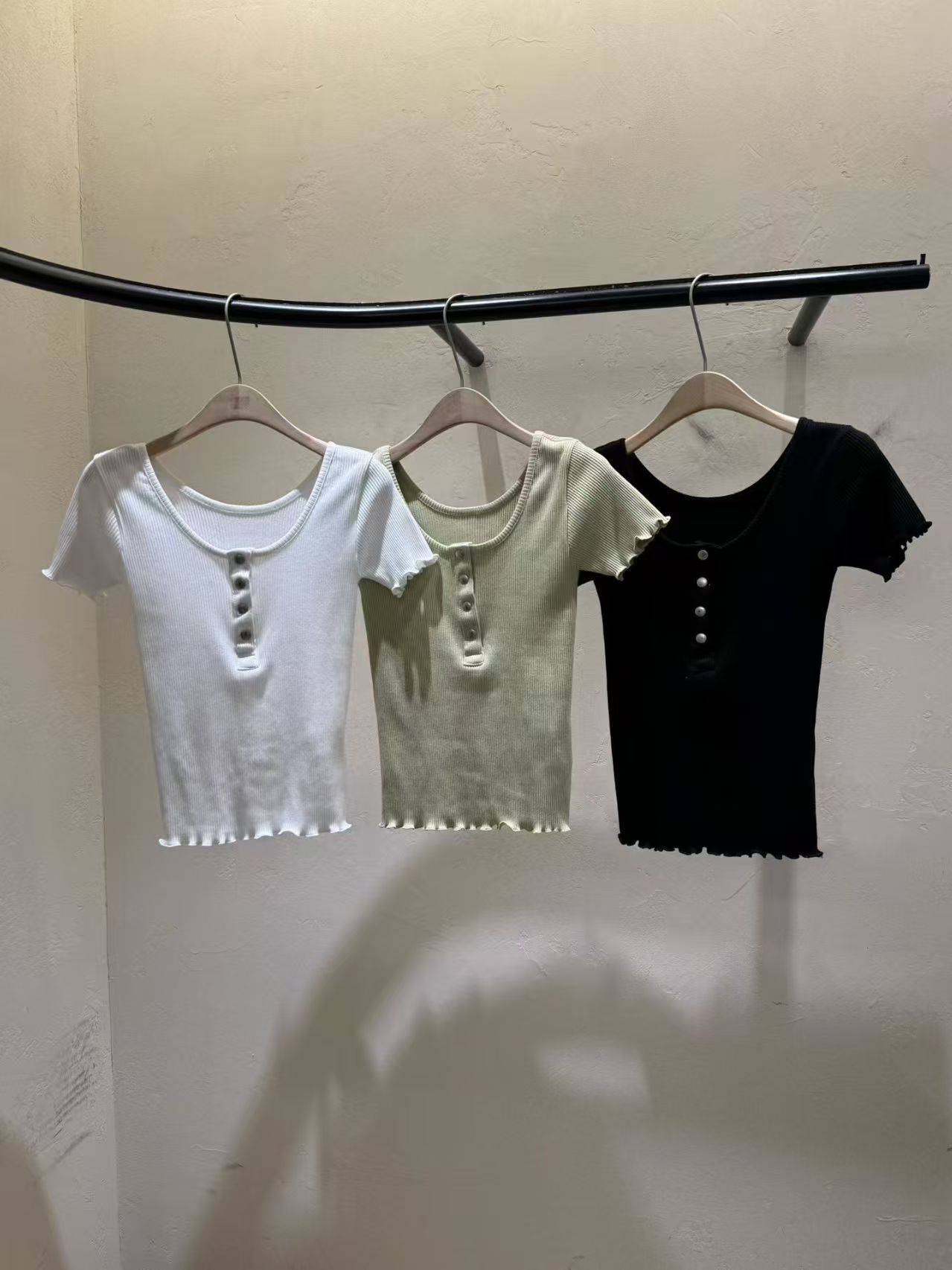 WJ6111 木耳邊柔軟百搭上衣