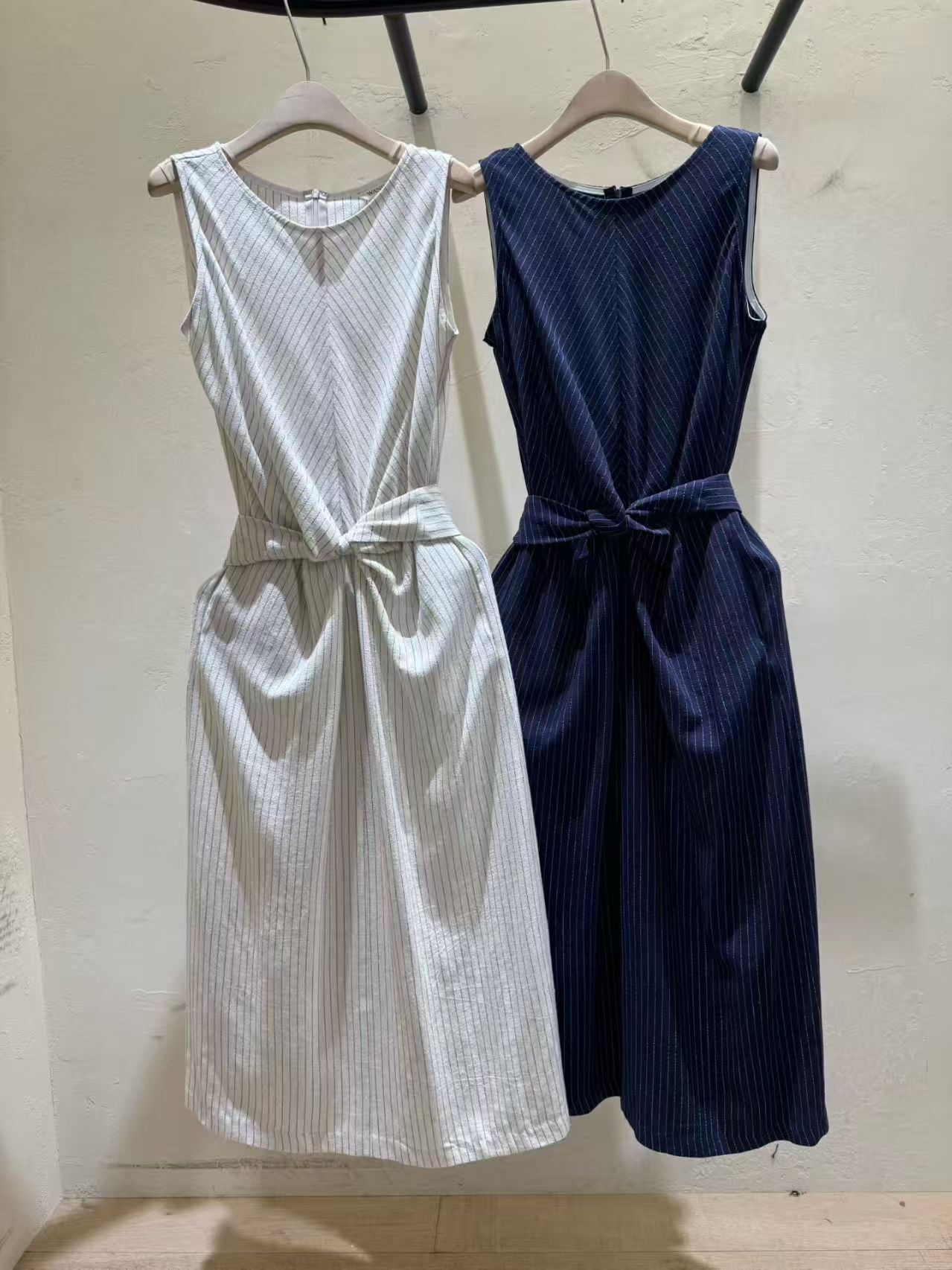 WJ6115 條紋抓鄒腰背心長裙