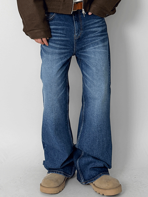 貓刷洗靛藍靴型牛仔褲