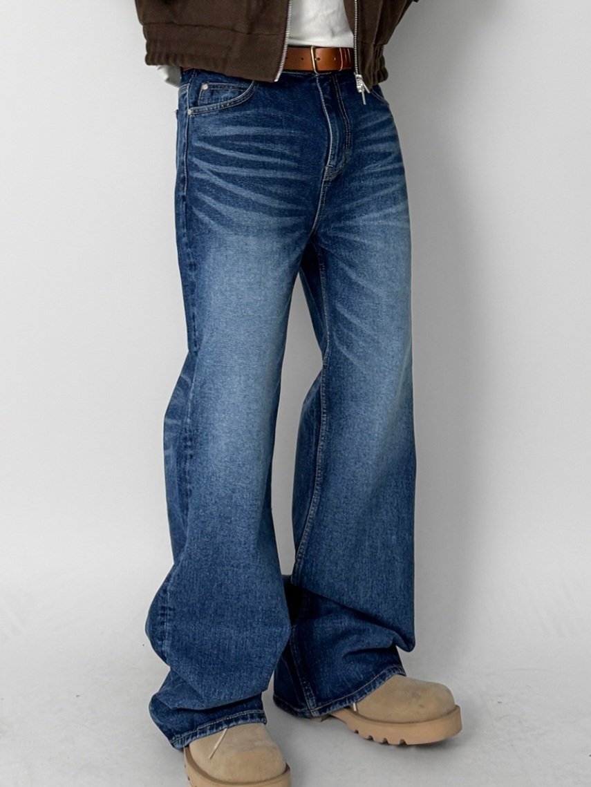 貓刷洗靛藍靴型牛仔褲