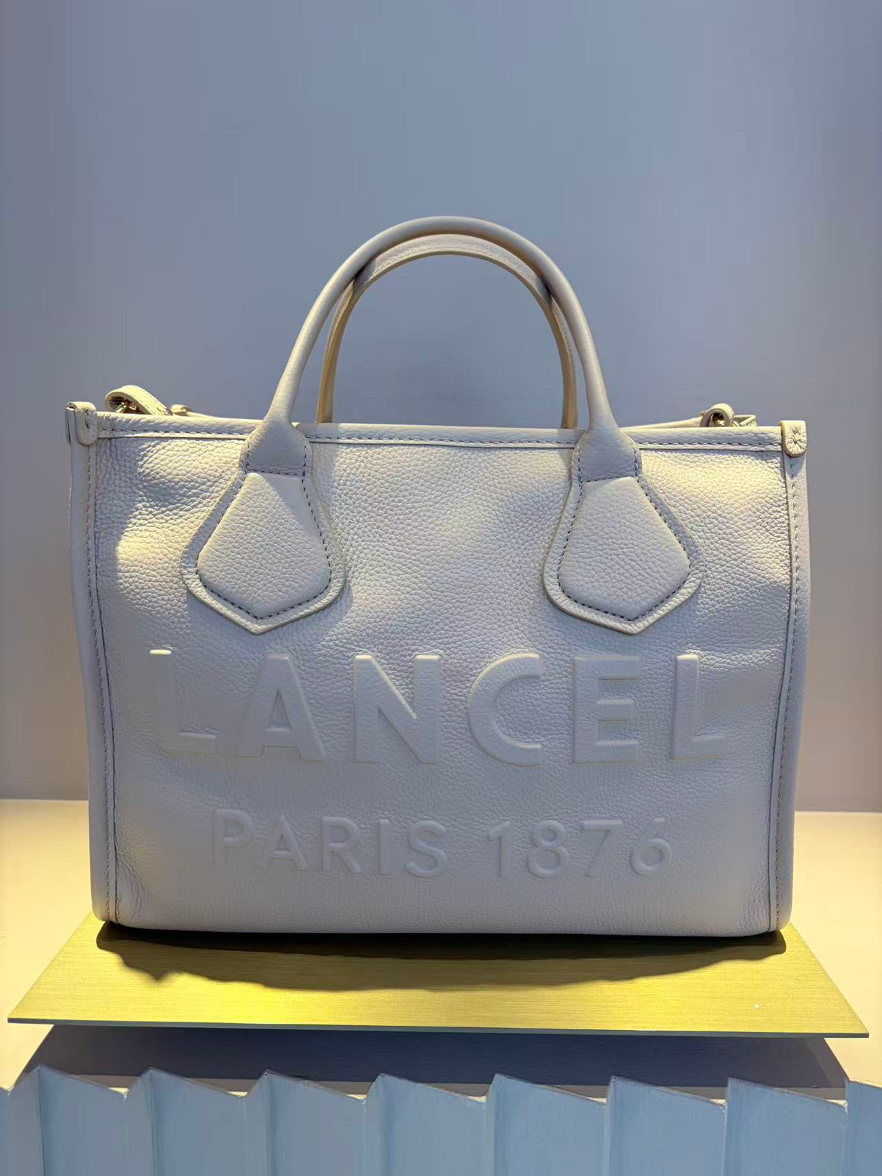 FRA-GGG0428-741 A12996 Jour Cabas M color cappuccino (A142)