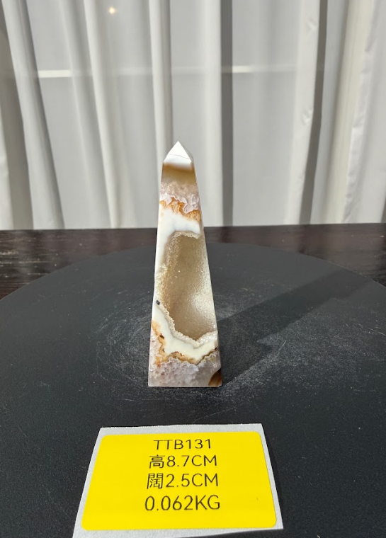 ZA518 TTB131 瑪瑙水晶方尖碑 高度8.7cm 闊度2.5cm 重量0.062kg