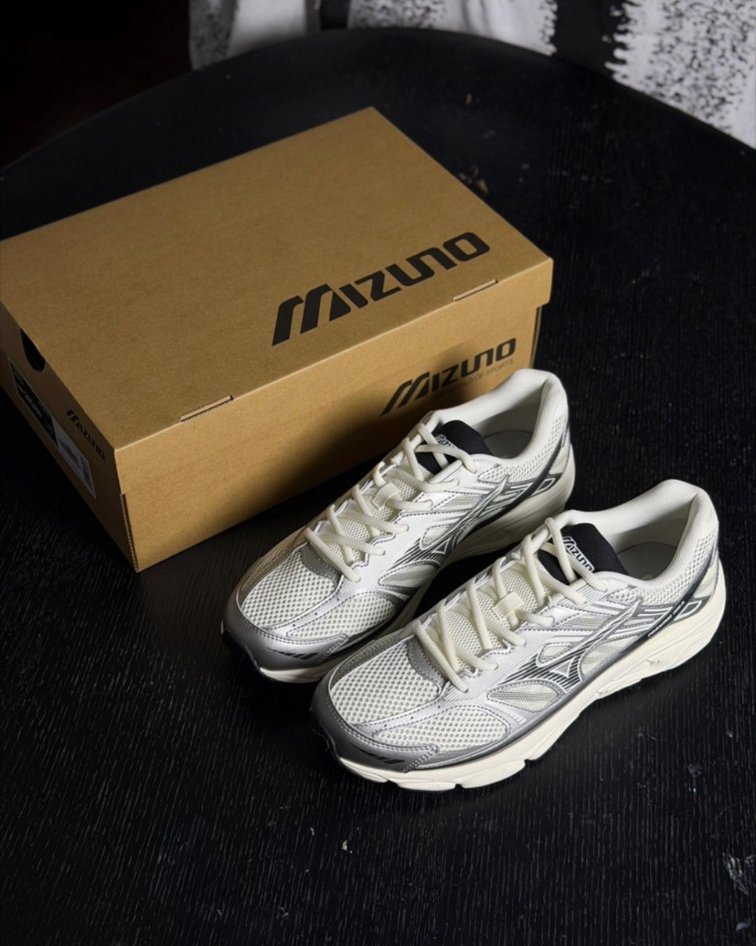 "代購" Mizuno NEX 經典復古 透氣輕量 慢跑鞋 灰銀 D1GH262401