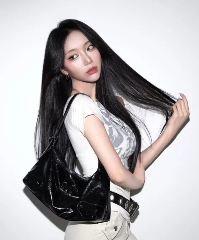 【預購】MUCENT 金屬標 孔眼斜背包 BARB METAL LOGO 2-WAY EYELET CROSS BAG 手提包 單肩包 多背法