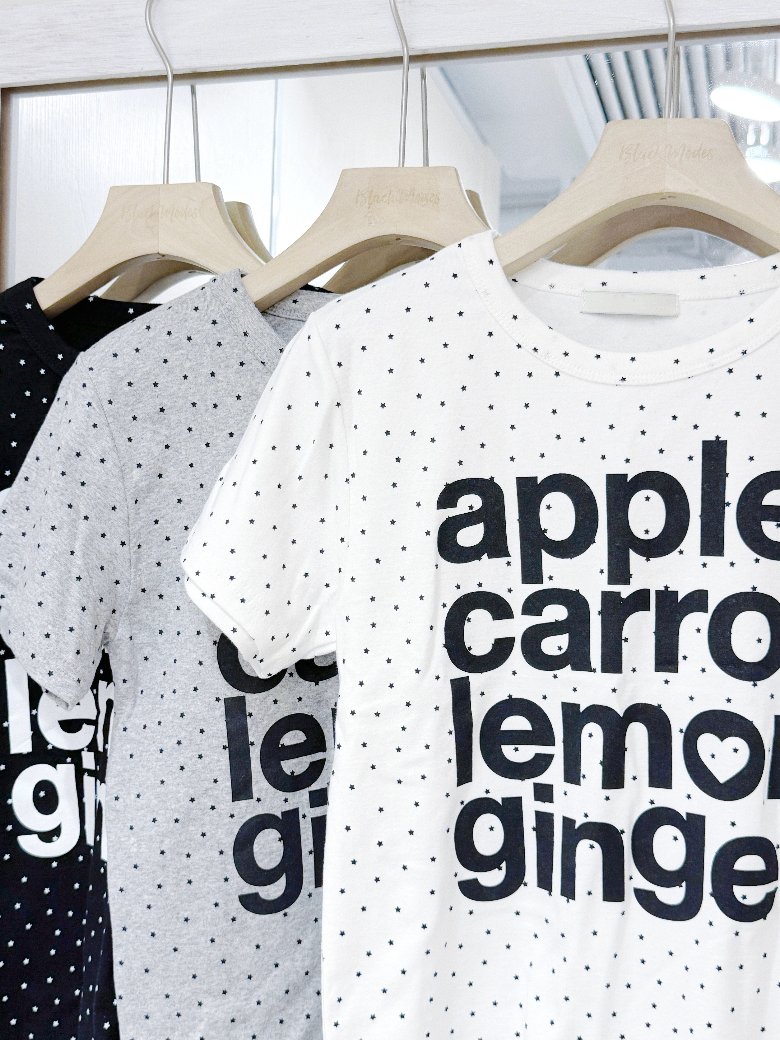 T1431｜俏皮感੭﹕﹒韓妹波點apple carrot… TEE