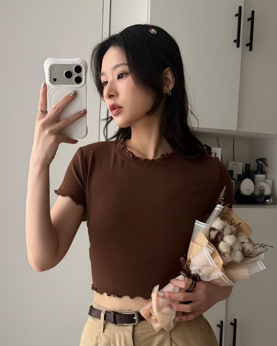 木耳邊緣領短版上衣