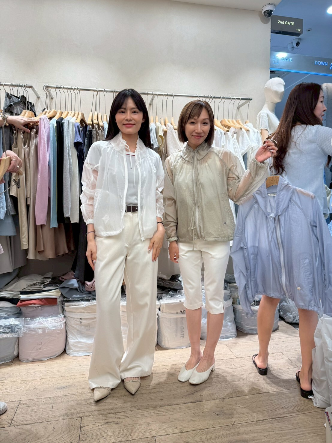 SG6122 尼龍防曬透膚風褸