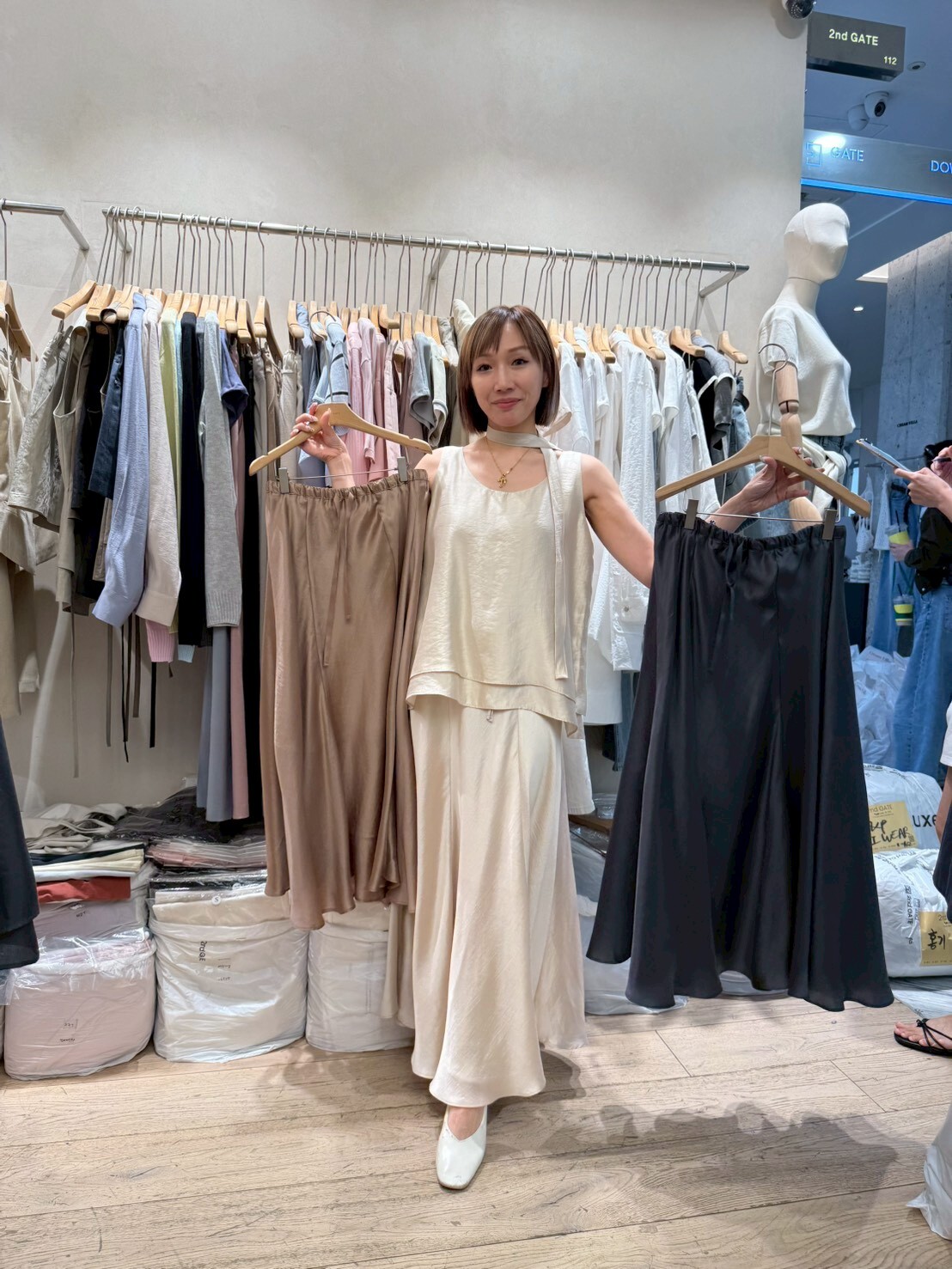 SG6128 木耳傘型光感長裙