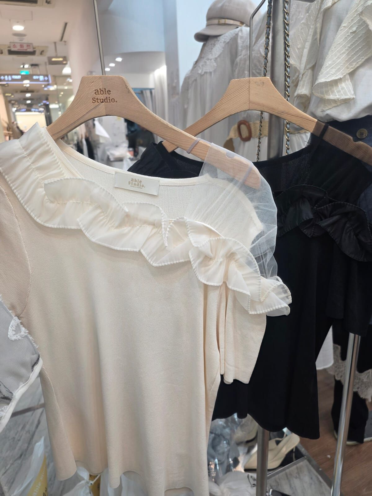 AS6116 荷葉邊單肩紗上衣