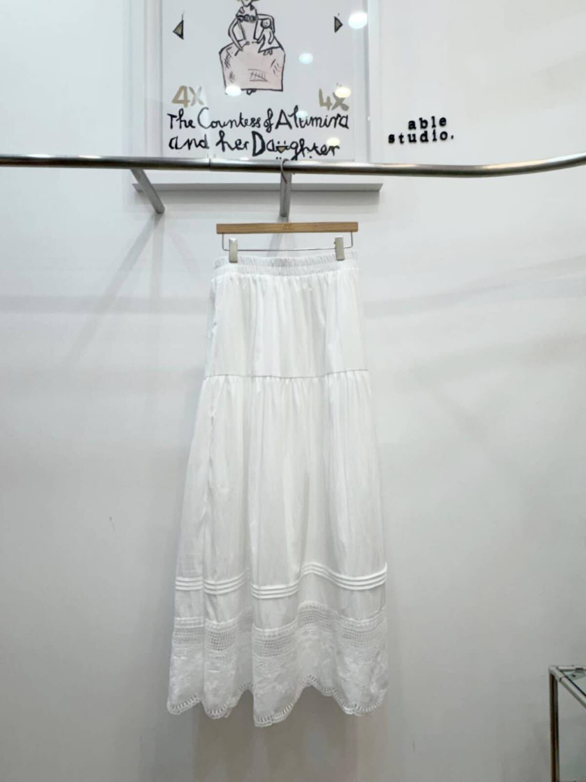 AS6120 高質蕾絲拼棉白色長裙