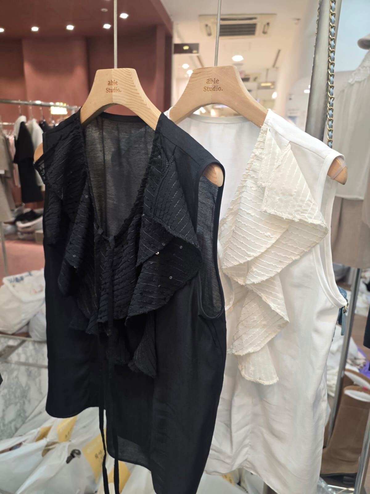 AS6153 荷葉縫線領背心