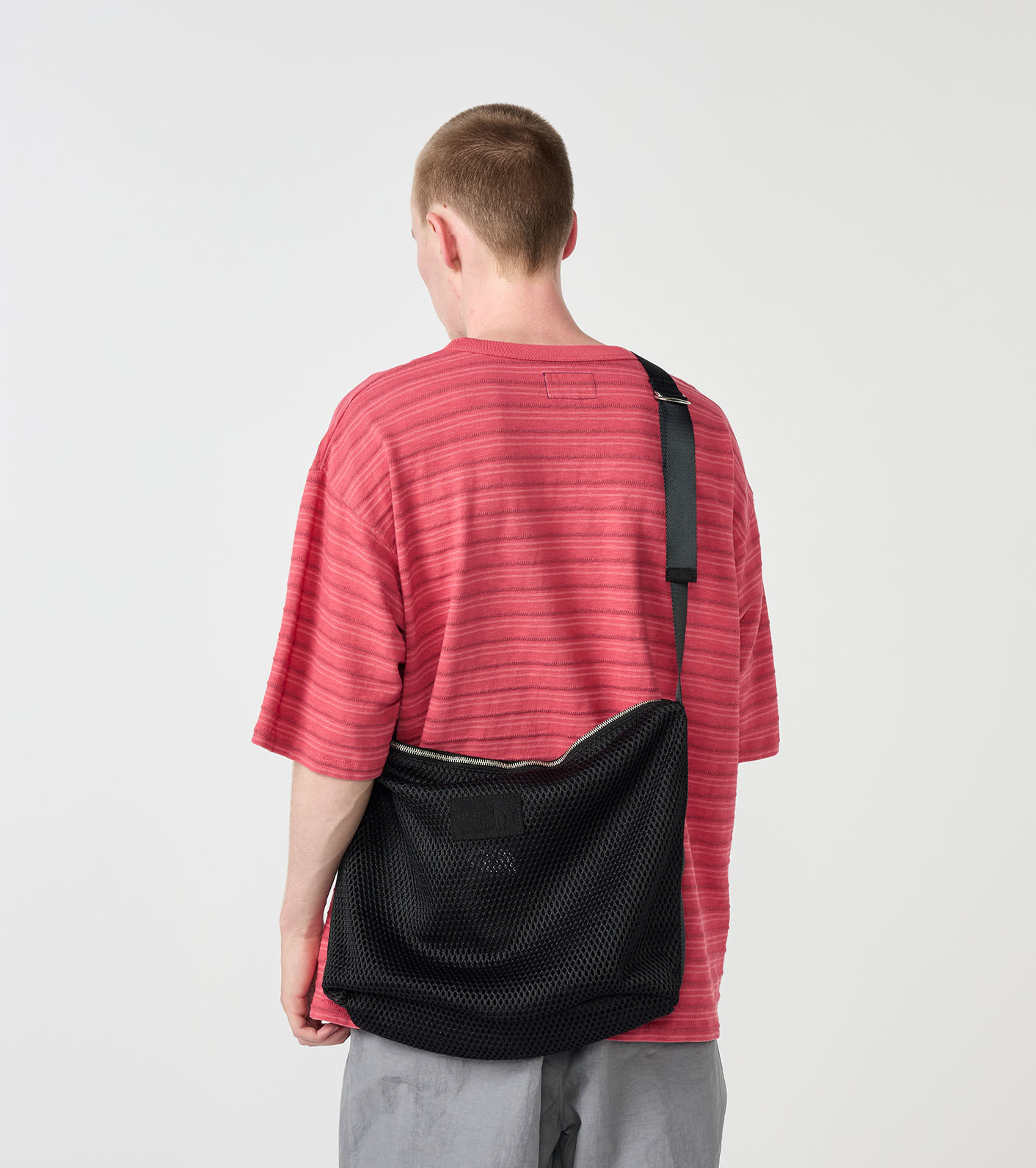 預購┃TNF 紫標 Mesh Field Shoulder Bag 網狀 洞洞 側背包