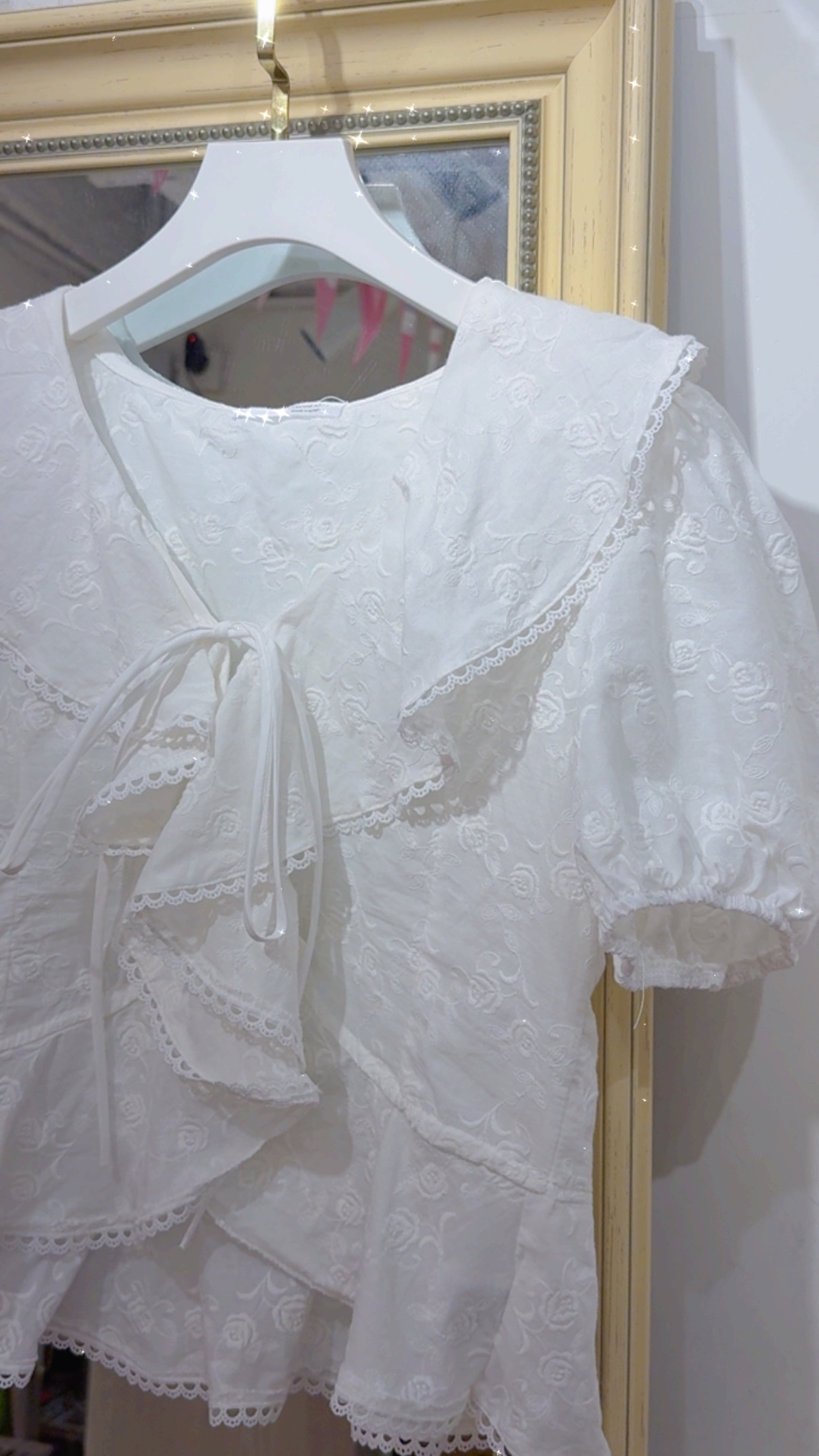 ✨Rose lace ruffle blouse 🎀✨
